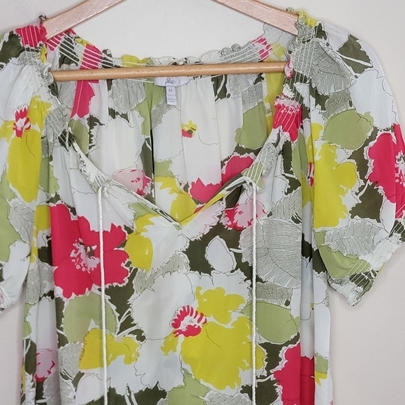 Joie | Bold Floral Silk Short Sleeve Blouse Size Medium - Picture 6 of 6